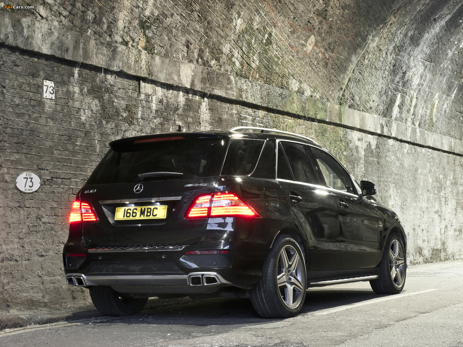 Images of Mercedes-Benz ML 63 AMG UK-spec (W166) 2012 (1600 x 1200)