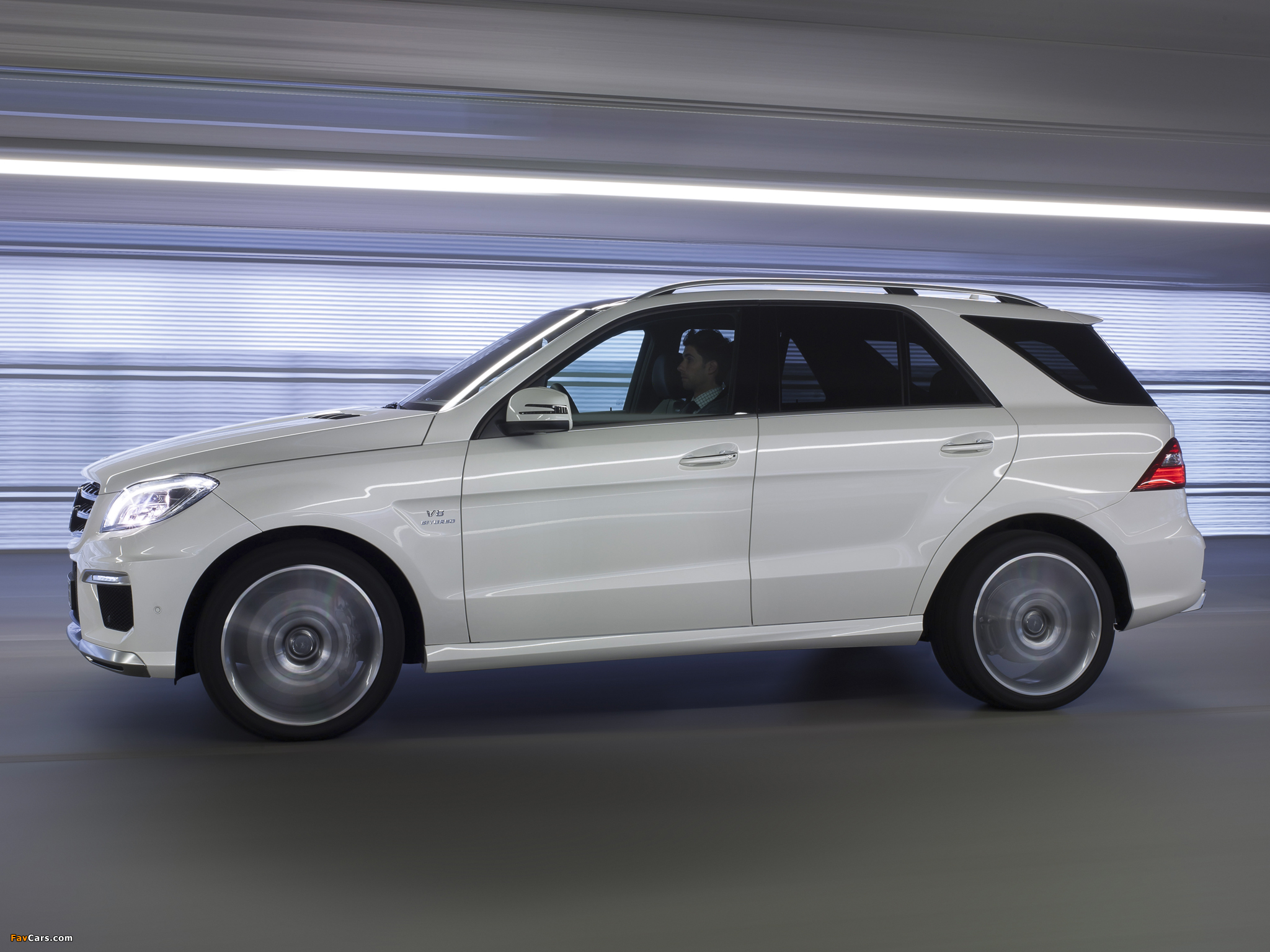 Images of Mercedes-Benz ML 63 AMG (W166) 2012 (2048 x 1536)