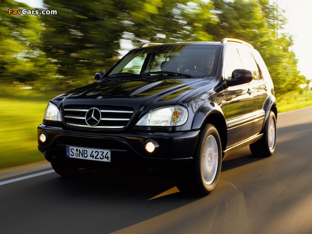 Mercedes-Benz ML 55 AMG (W163) 2000–03 images (640 x 480)