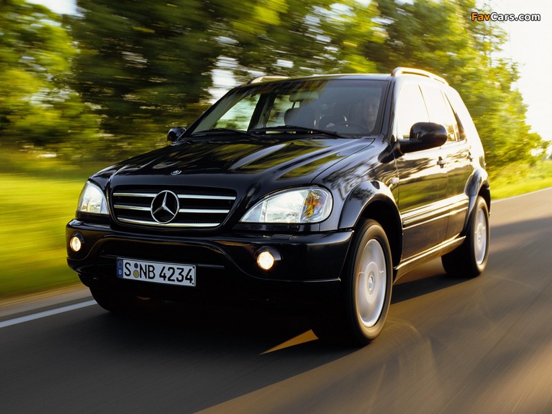 Mercedes-Benz ML 55 AMG (W163) 2000–03 images (800 x 600)