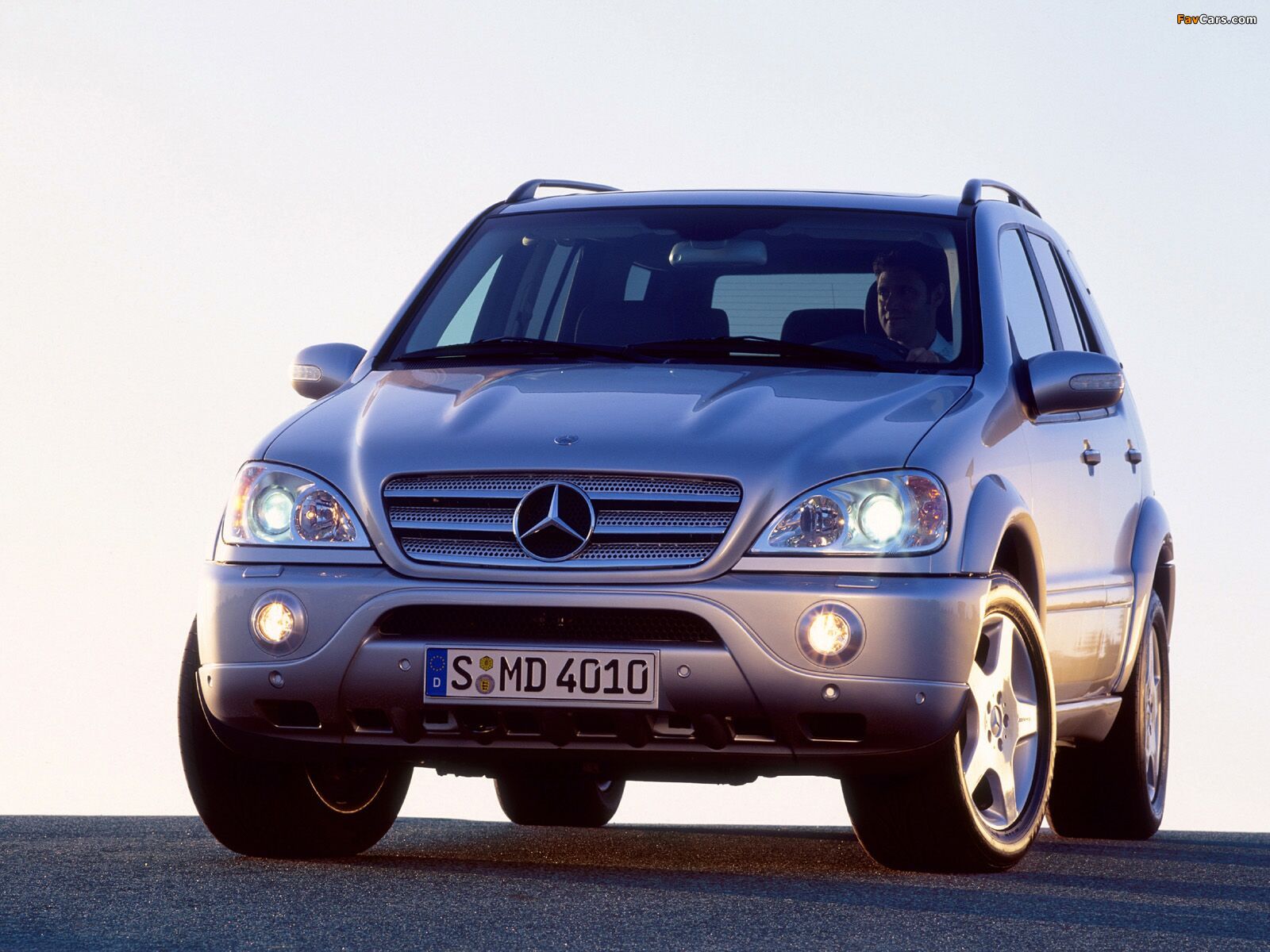 Mercedes-Benz ML 55 AMG (W163) 2000–03 wallpapers (1600 x 1200)