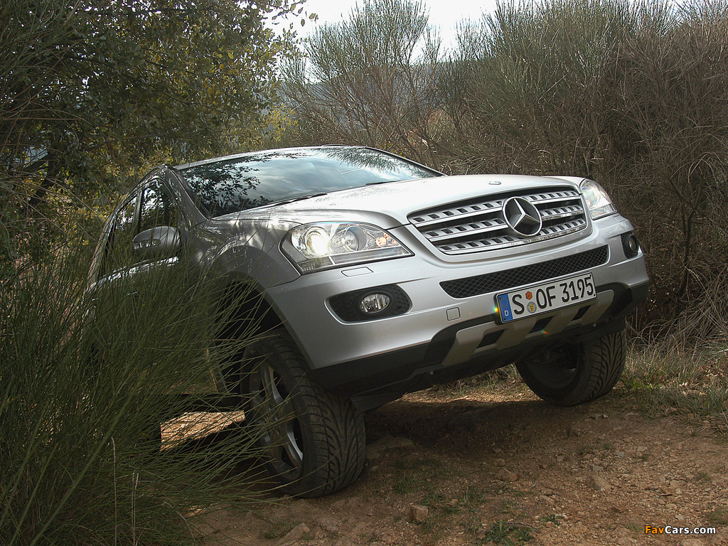 Mercedes-Benz ML 350 (W164) 2005–08 photos (1024 x 768)