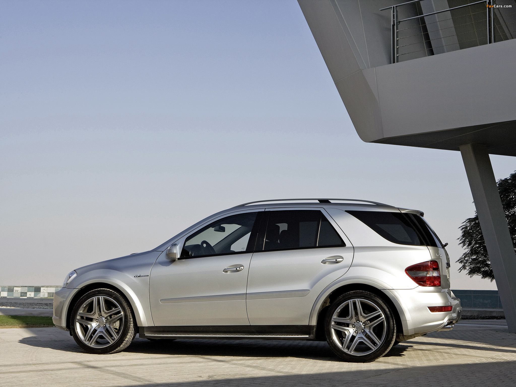 Mercedes-Benz ML 63 AMG (W164) 2008–10 photos (2048 x 1536)