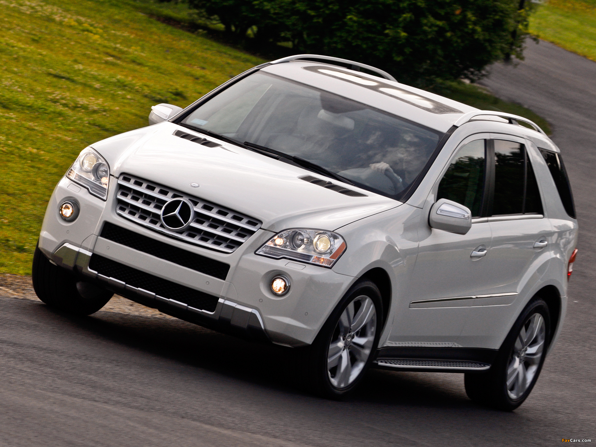 Mercedes-Benz ML 550 (W164) 2008–11 photos (2048 x 1536)