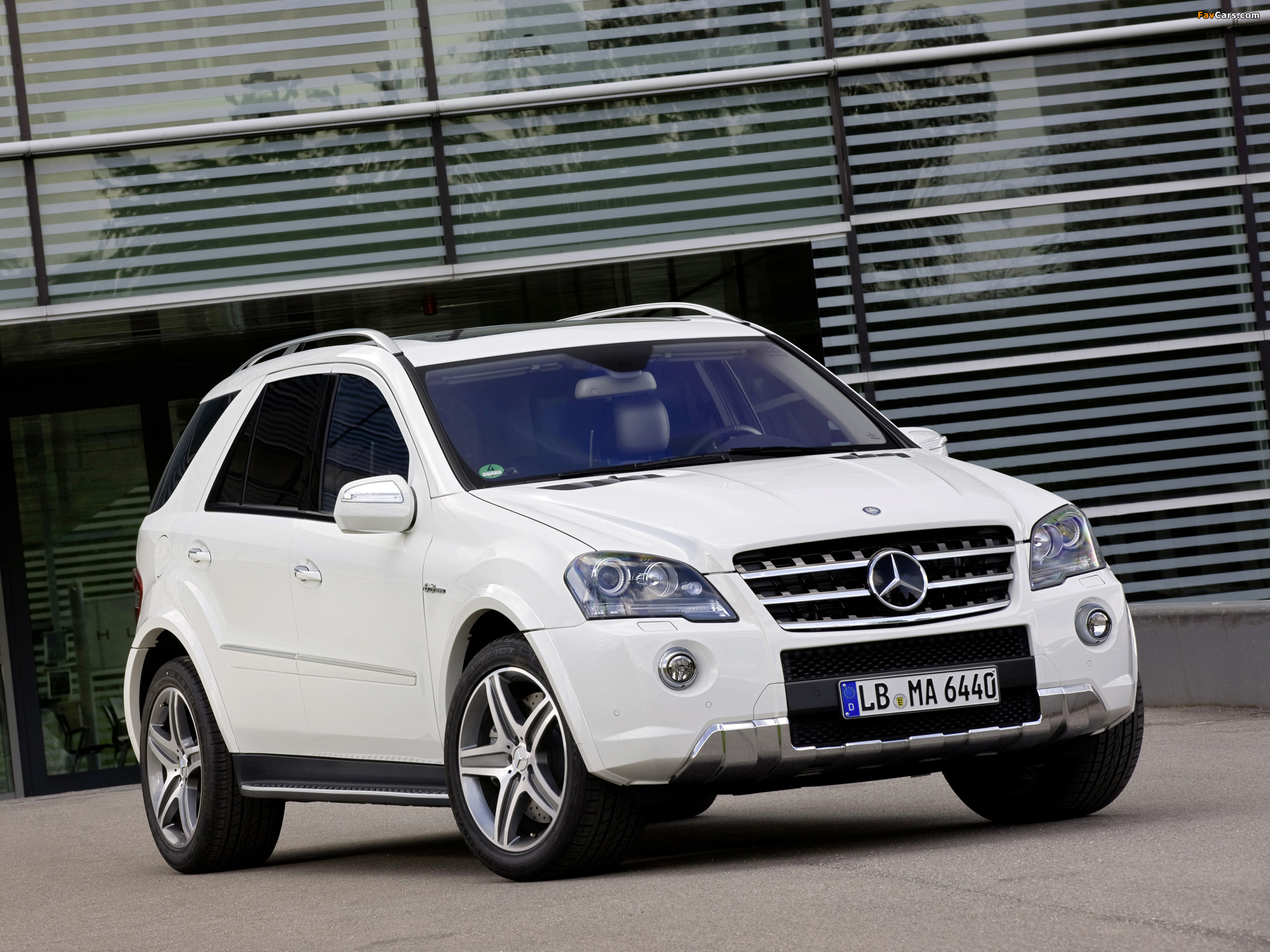 Mercedes-Benz ML 63 AMG (W164) 2010–11 images (2048 x 1536)