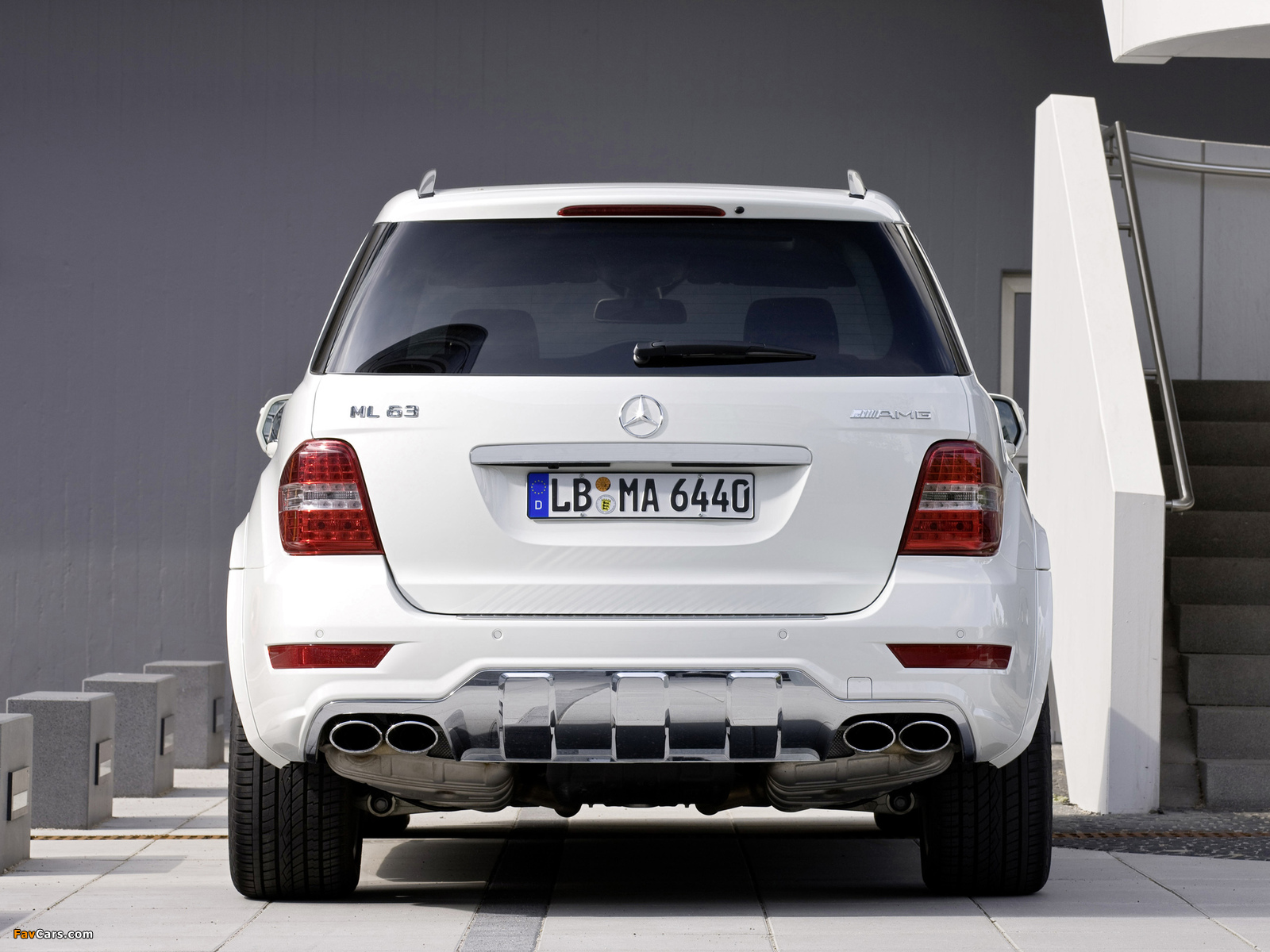 Mercedes-Benz ML 63 AMG (W164) 2010–11 pictures (1600 x 1200)