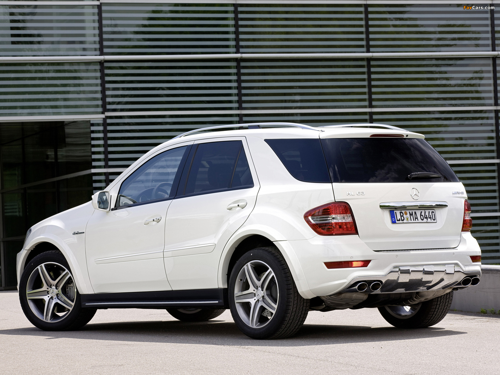 Mercedes-Benz ML 63 AMG (W164) 2010–11 pictures (1600 x 1200)
