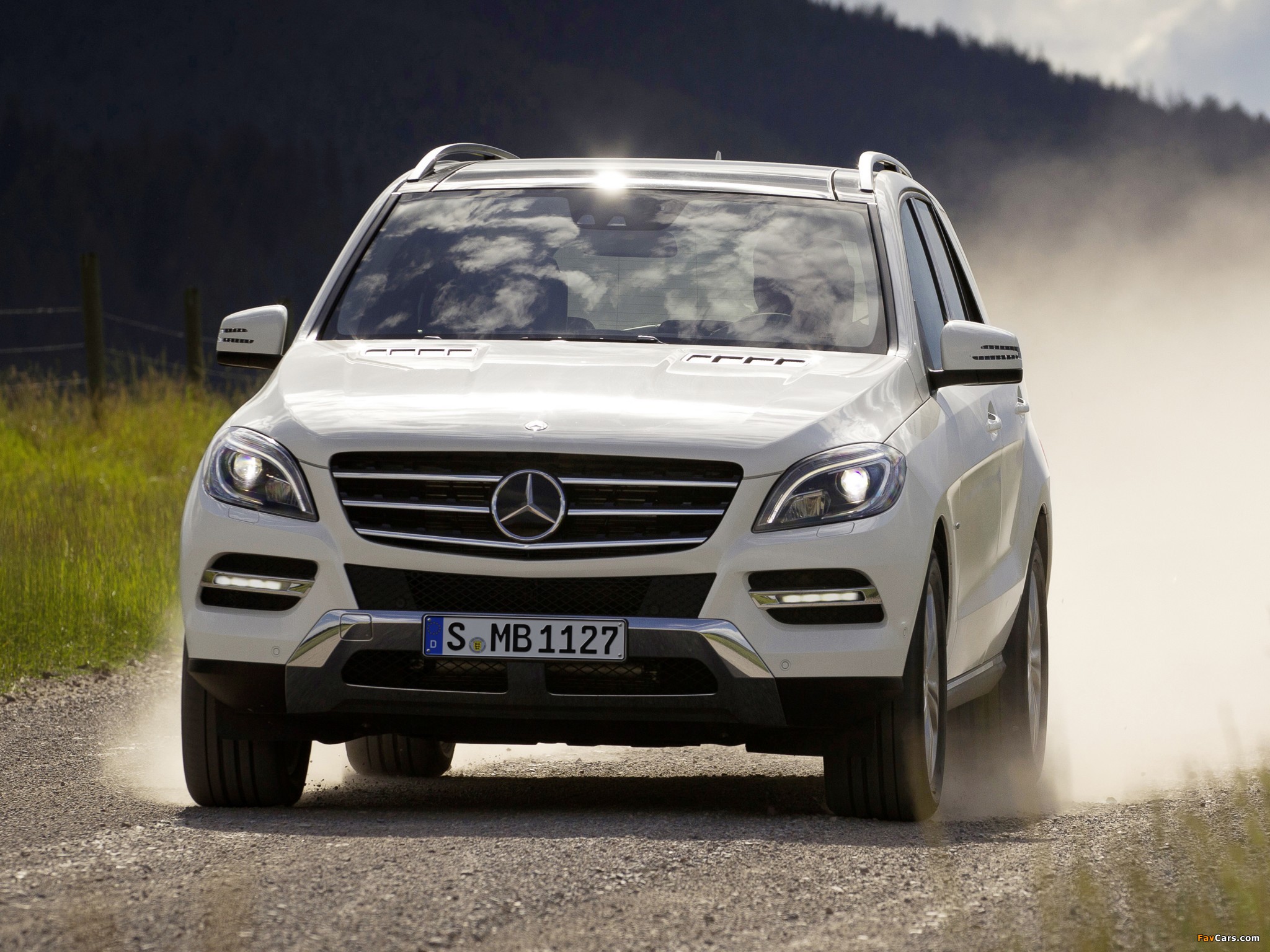 Mercedes-Benz ML 350 BlueEfficiency (W166) 2011 images (2048 x 1536)