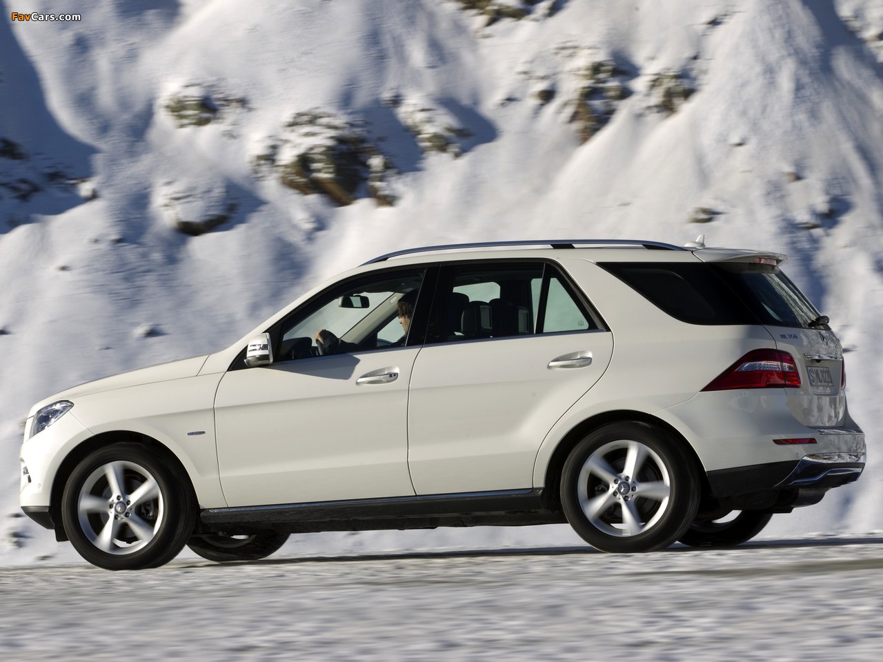 Mercedes-Benz ML 350 BlueTec (W166) 2011 photos (1280 x 960)