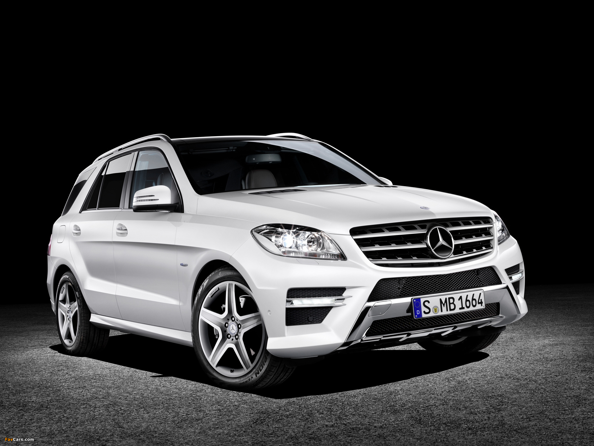 Mercedes-Benz ML 350 BlueTec AMG Sports Package Edition 1 (W166) 2011 pictures (2048 x 1536)