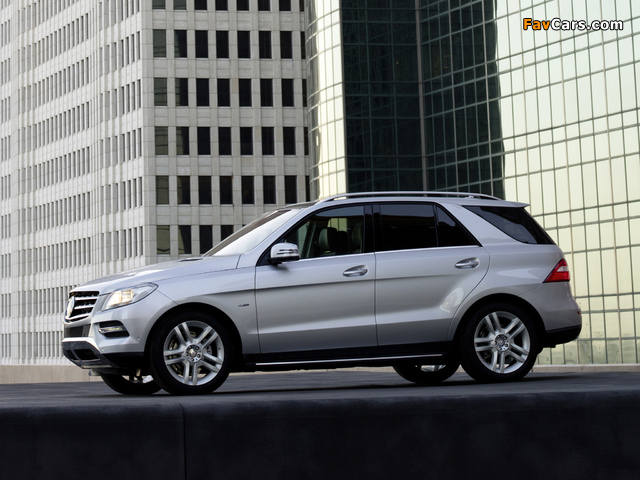 Mercedes-Benz ML 350 BlueEfficiency (W166) 2011 pictures (640 x 480)