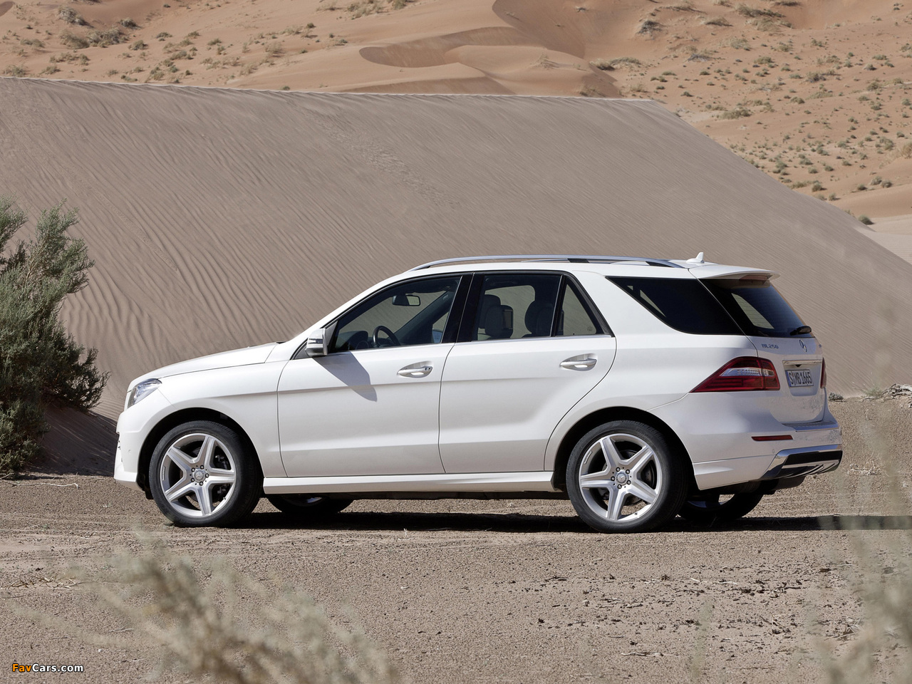 Mercedes-Benz ML 250 BlueTec AMG Sports Package (W166) 2011 pictures (1280 x 960)