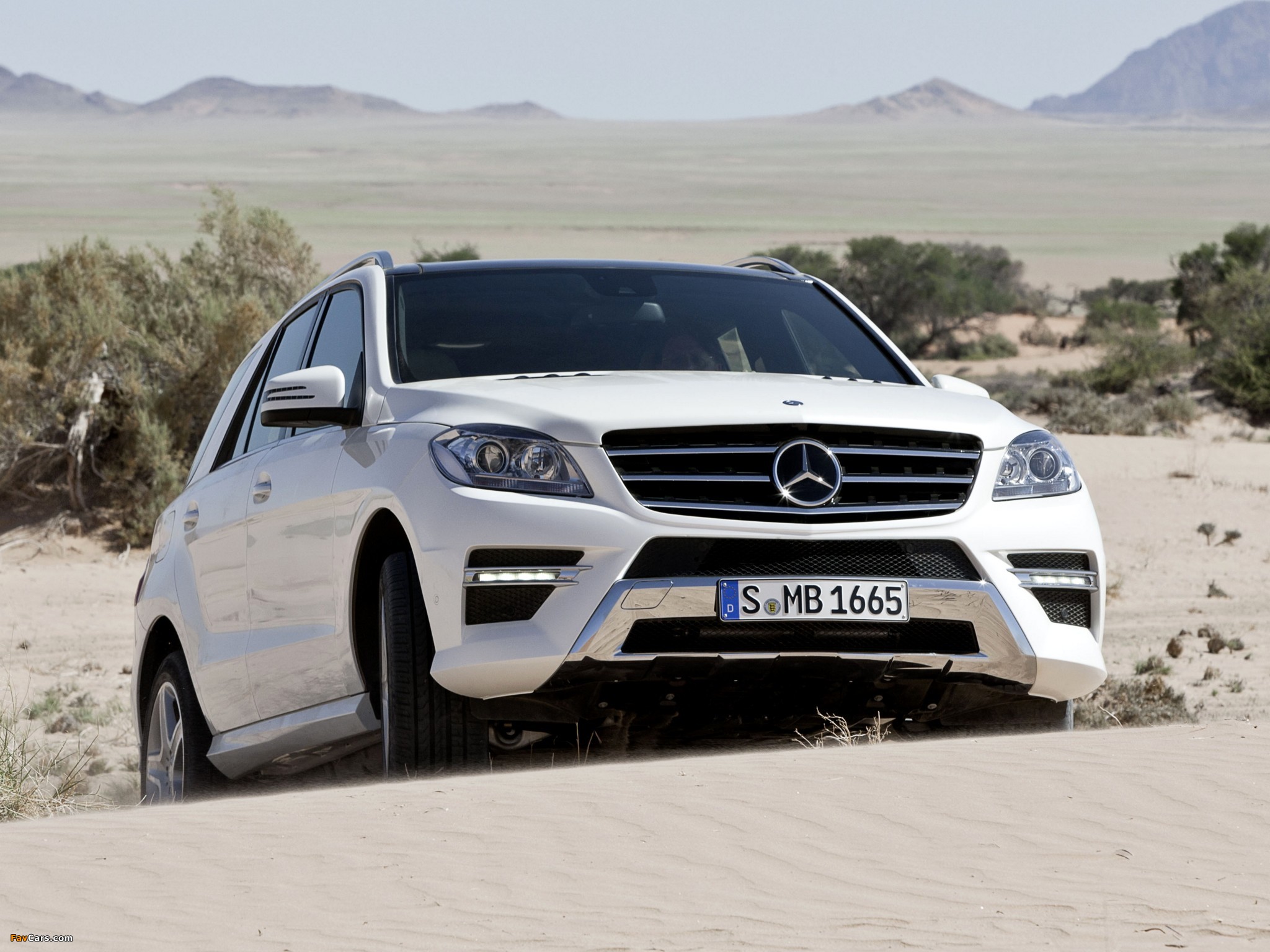 Mercedes-Benz ML 250 BlueTec AMG Sports Package (W166) 2011 wallpapers (2048 x 1536)