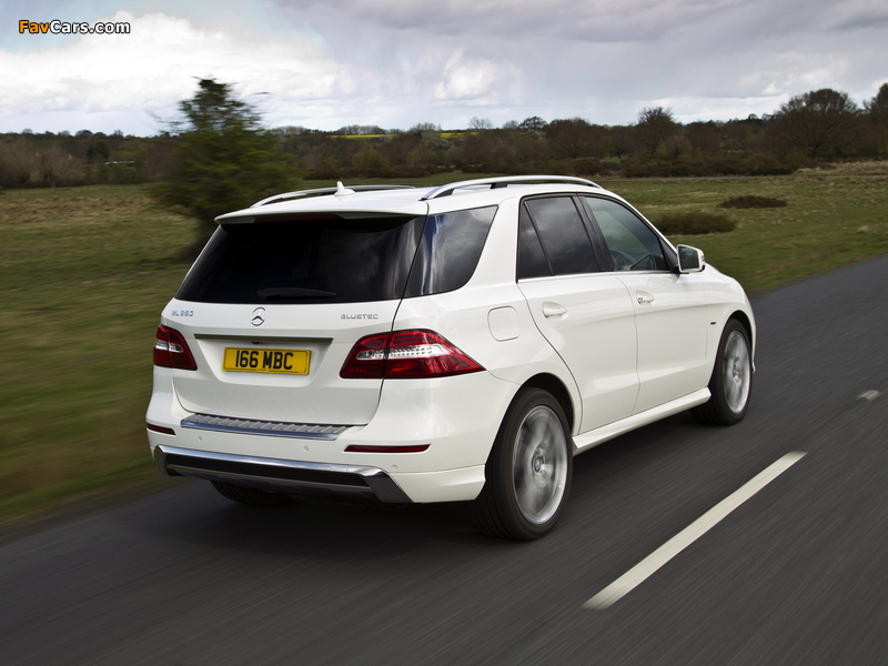 Mercedes-Benz ML 350 BlueTec AMG Sports Package UK-spec (W166) 2012 photos (800 x 600)