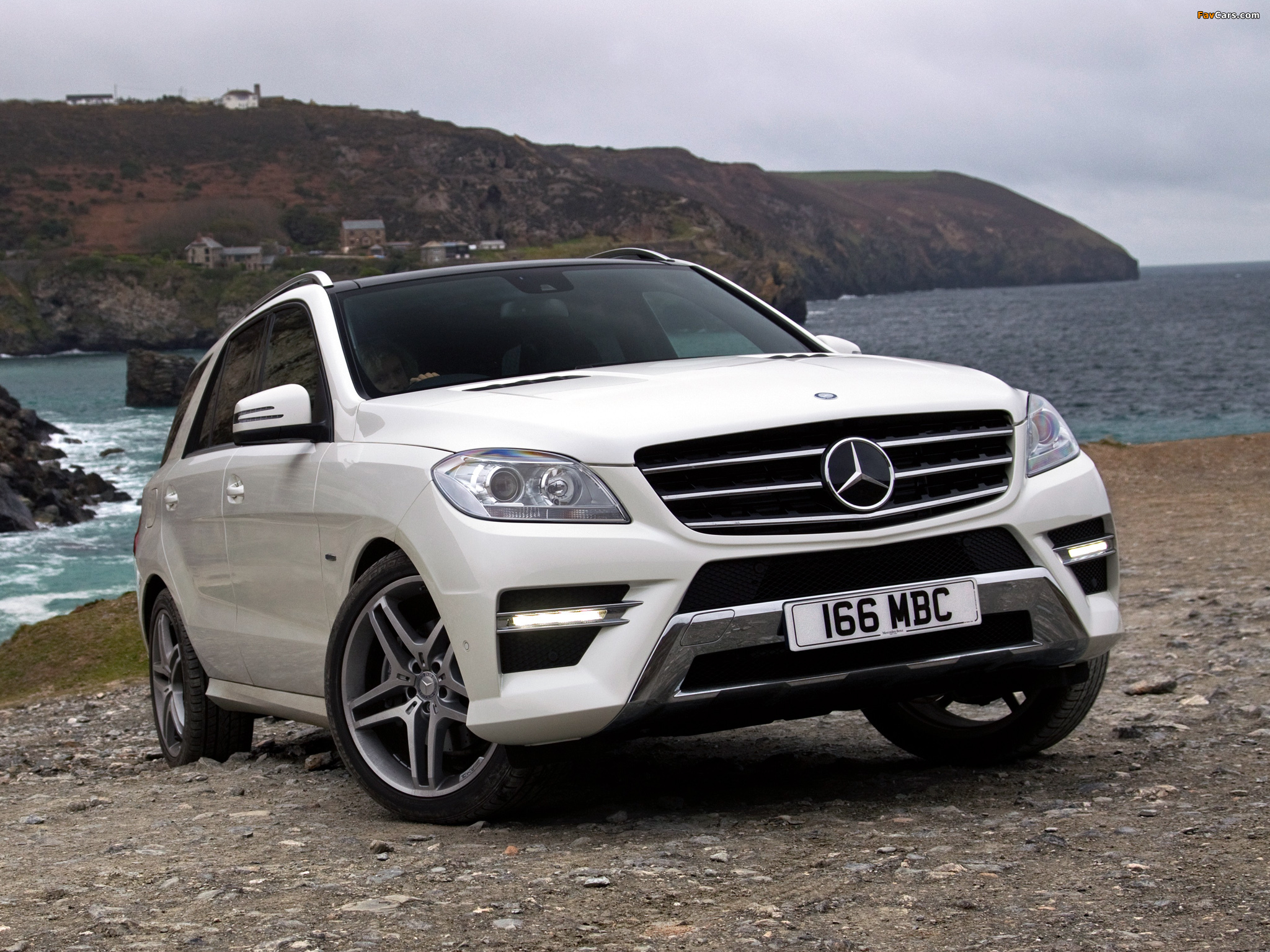 Mercedes-Benz ML 350 BlueTec AMG Sports Package UK-spec (W166) 2012 photos (2048 x 1536)