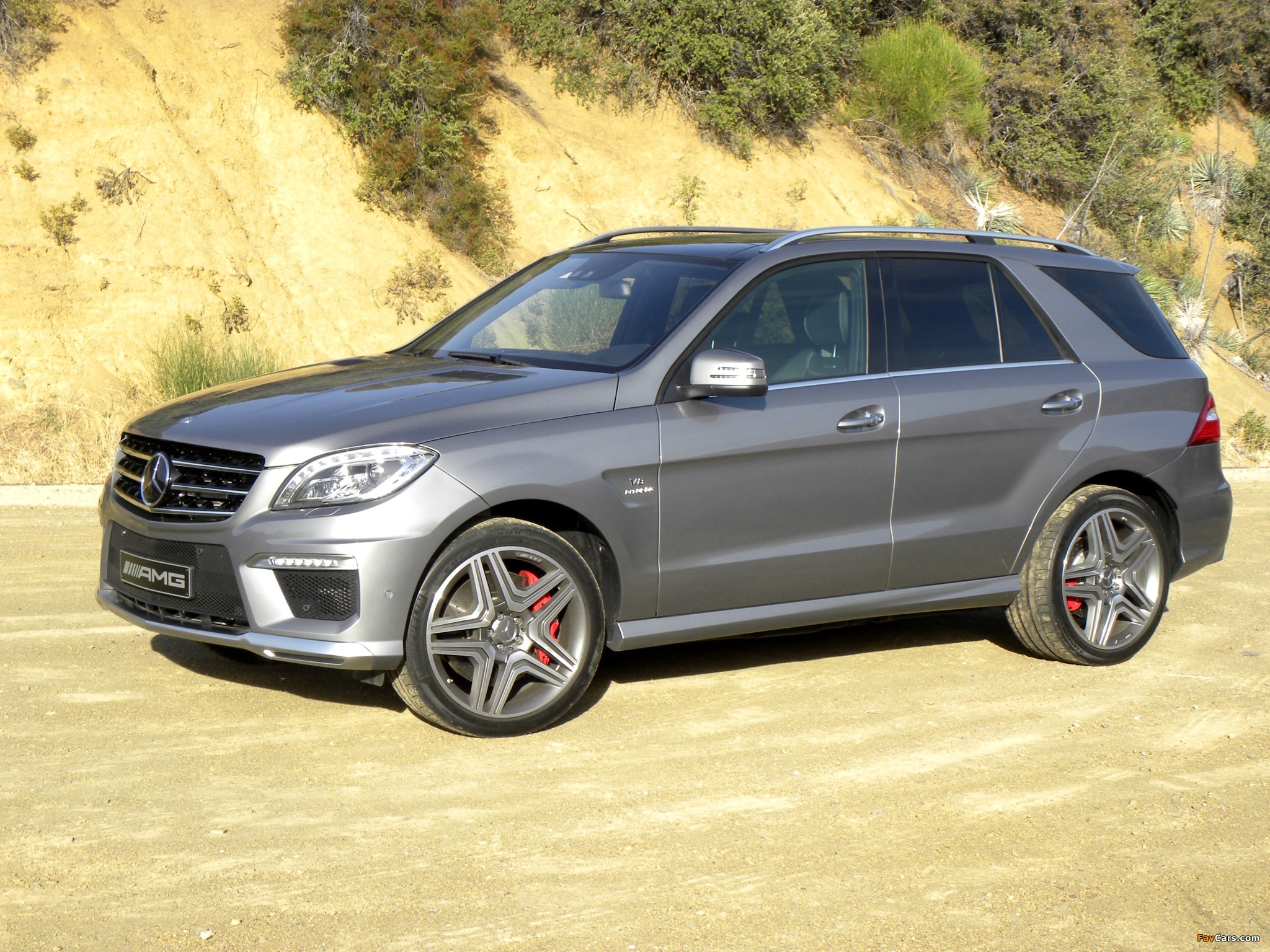 Mercedes-Benz ML 63 AMG (W166) 2012 pictures (2048 x 1536)