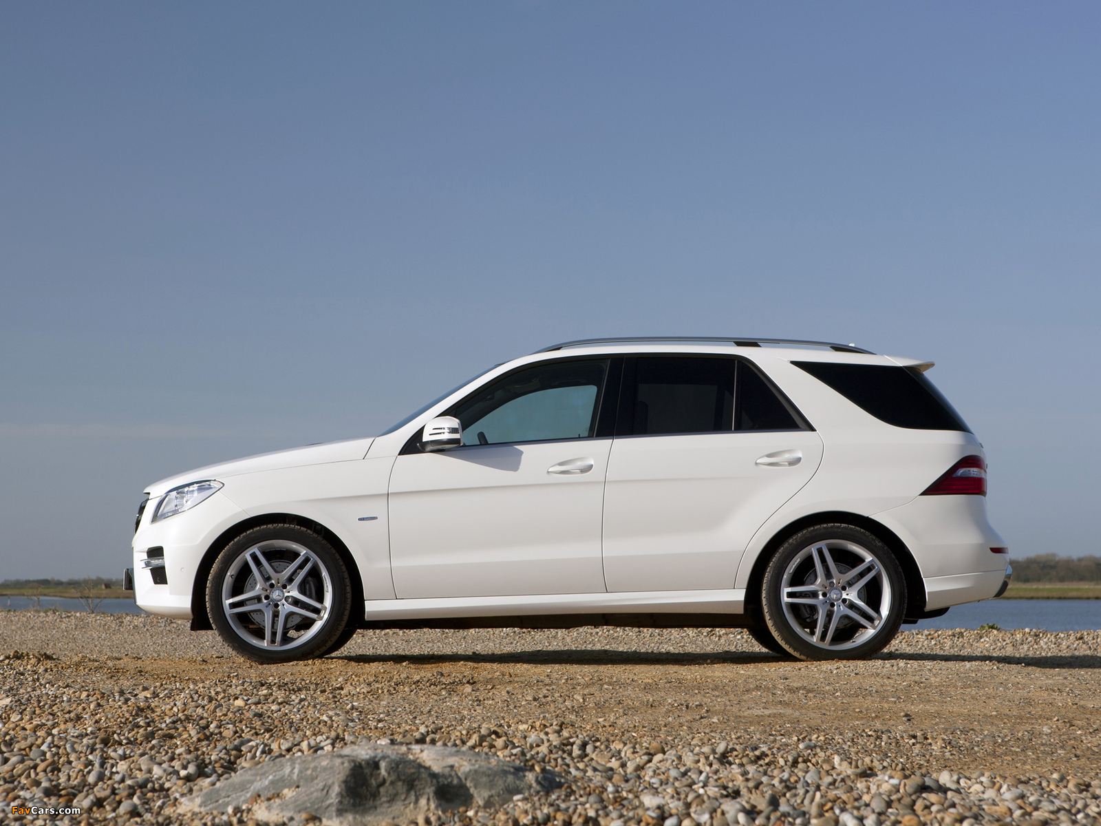 Mercedes-Benz ML 350 BlueTec AMG Sports Package UK-spec (W166) 2012 wallpapers (1600 x 1200)