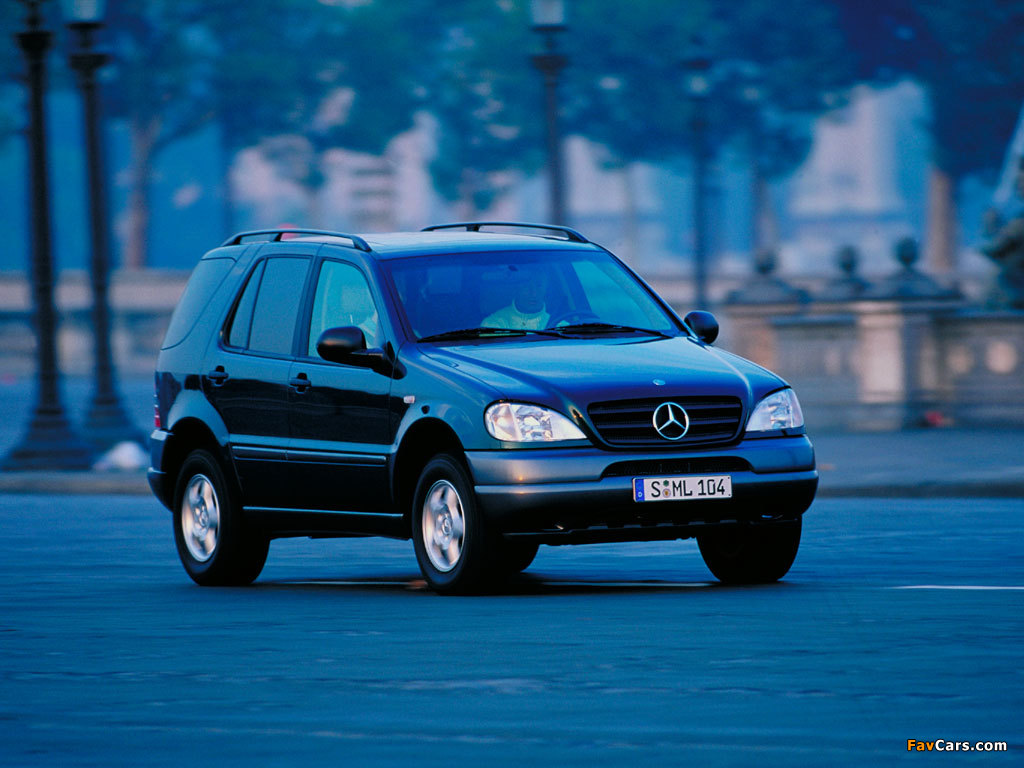 Photos of Mercedes-Benz ML 230 (W163) 1997–2001 (1024 x 768)