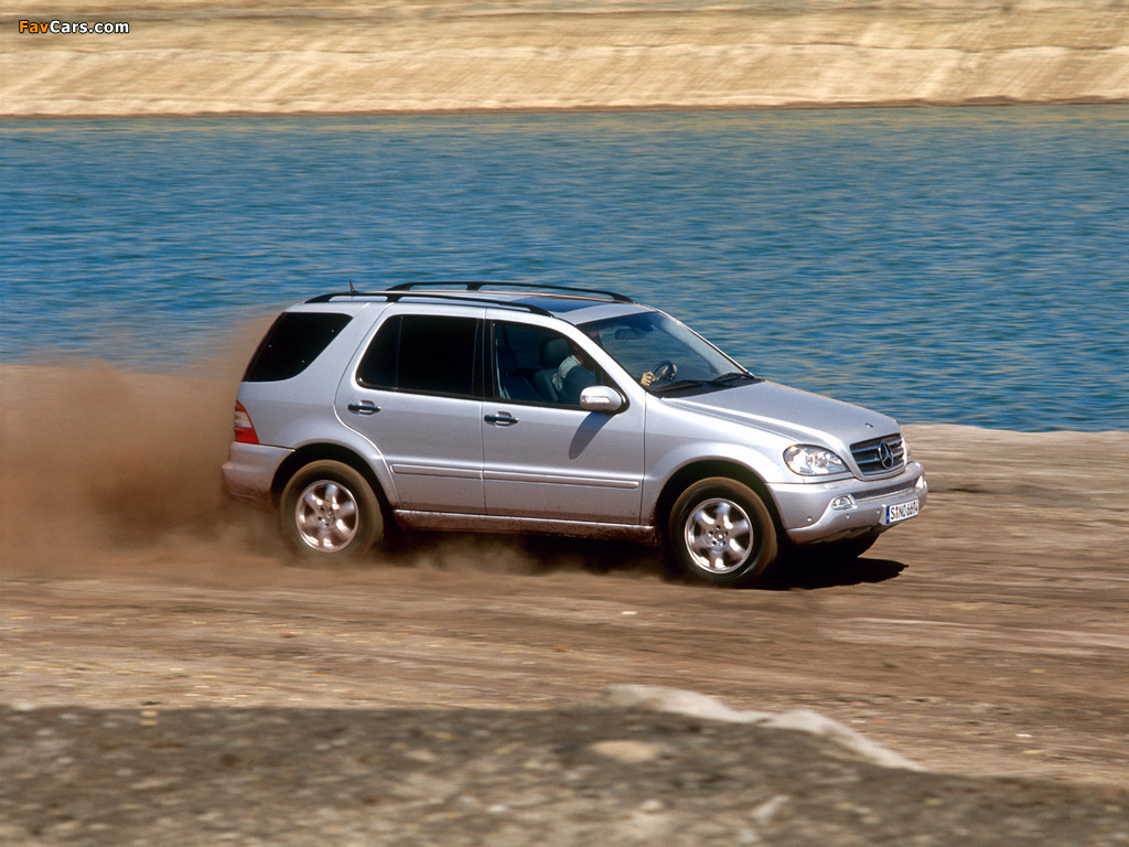 Photos of Mercedes-Benz ML 500 (W163) 2001–05 (1024 x 768)