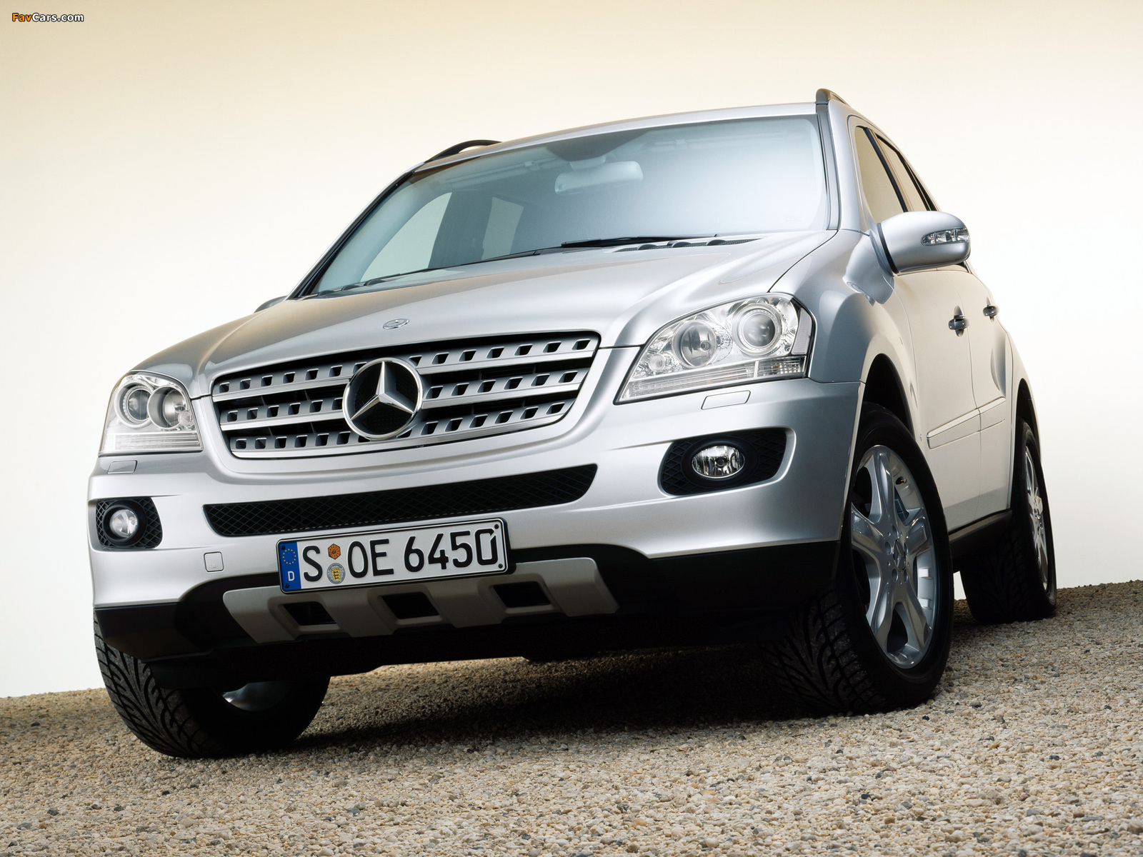 Photos of Mercedes-Benz ML 350 (W164) 2005–08 (1600 x 1200)