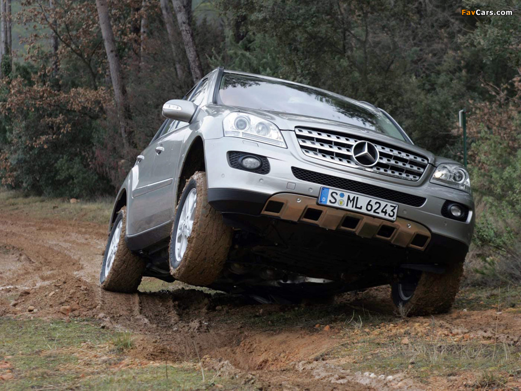 Photos of Mercedes-Benz ML 500 (W164) 2005–08 (1024 x 768)