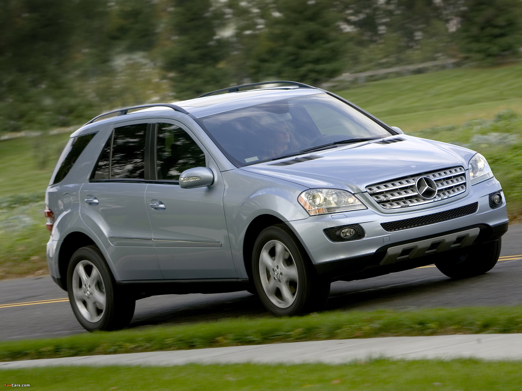 Photos of Mercedes-Benz ML 320 CDI US-spec (W164) 2005–08 (2048 x 1536)