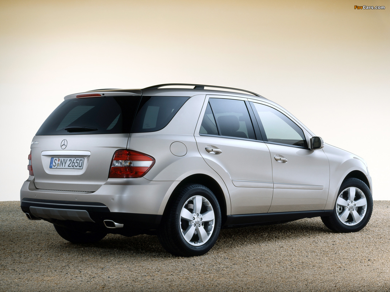 Photos of Mercedes-Benz ML 500 (W164) 2005–08 (1280 x 960)