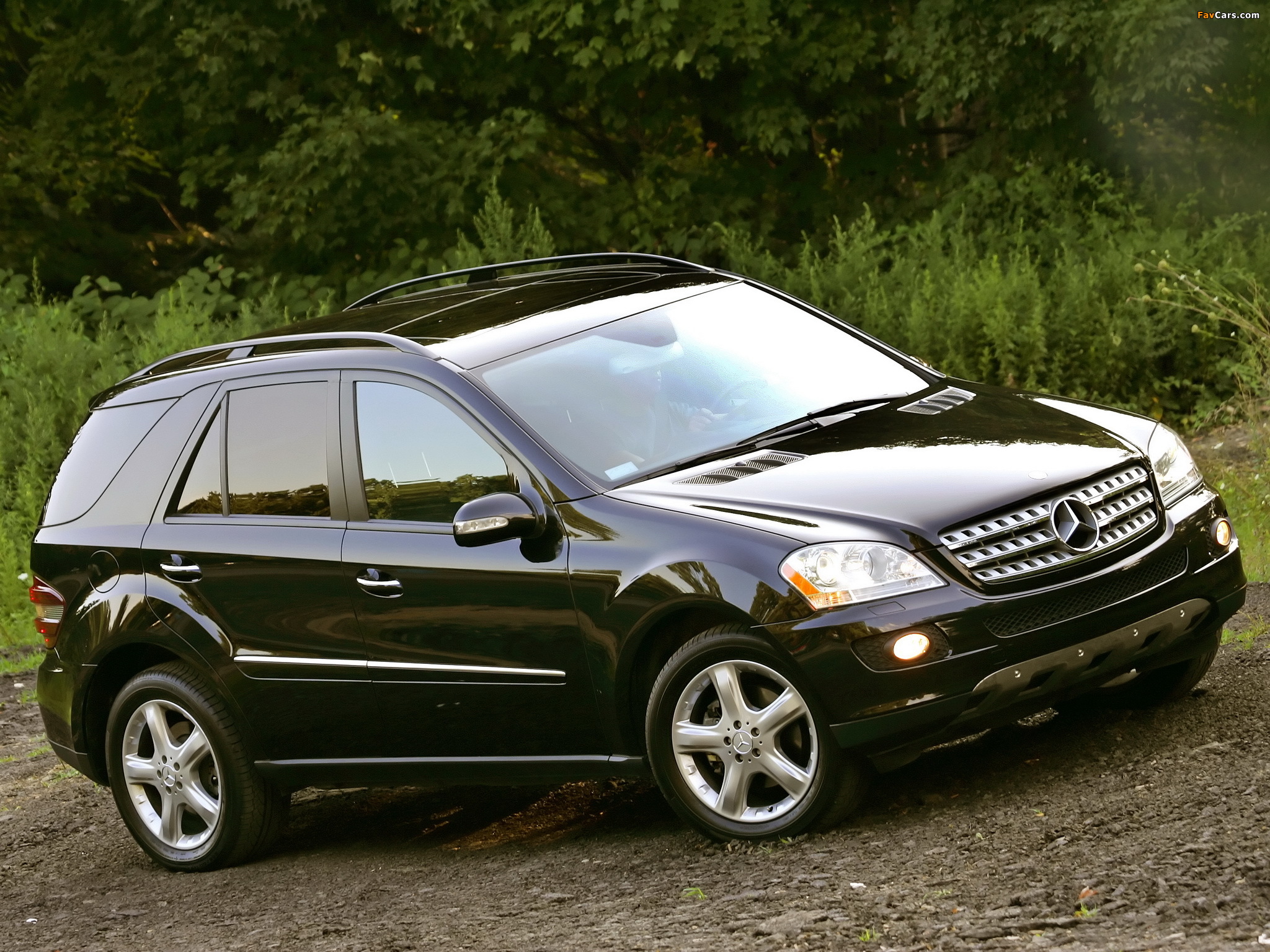 Photos of Mercedes-Benz ML 500 US-spec (W164) 2005–07 (2048 x 1536)