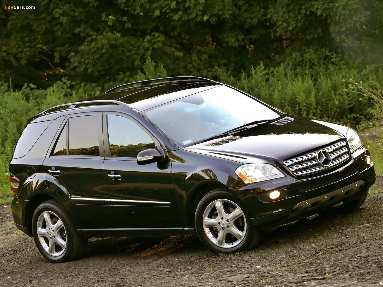 Photos of Mercedes-Benz ML 500 US-spec (W164) 2005–07 (1280 x 960)