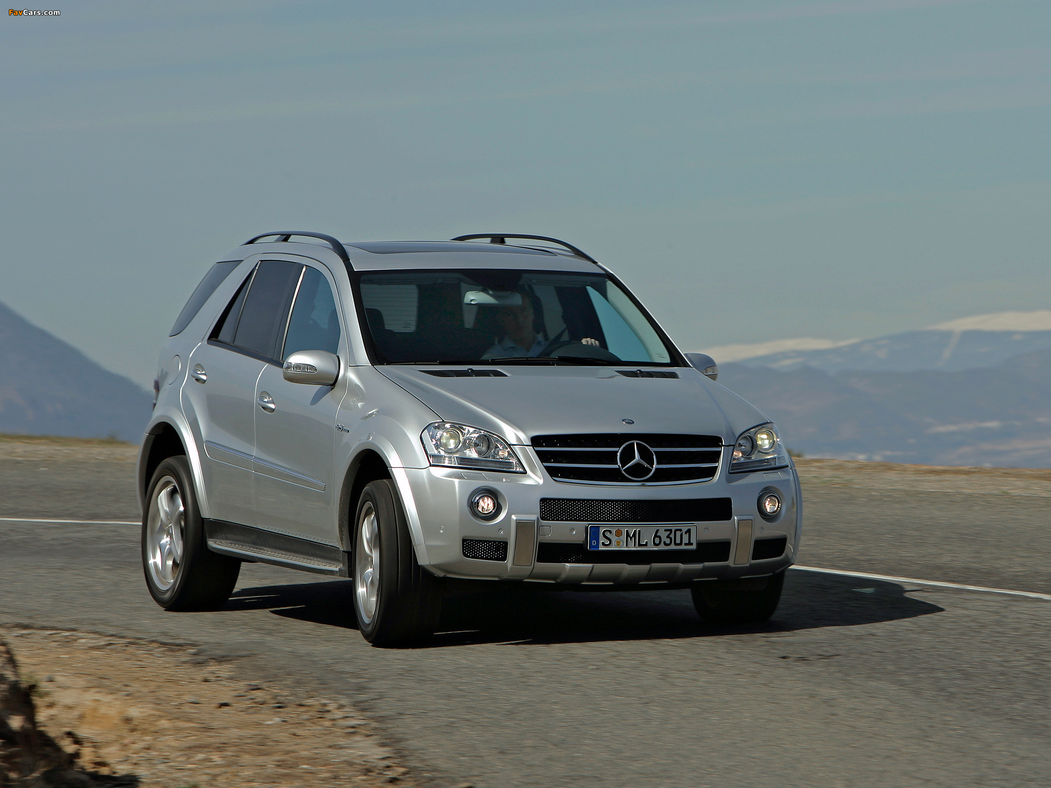 Photos of Mercedes-Benz ML 63 AMG (W164) 2006–08 (2048 x 1536)