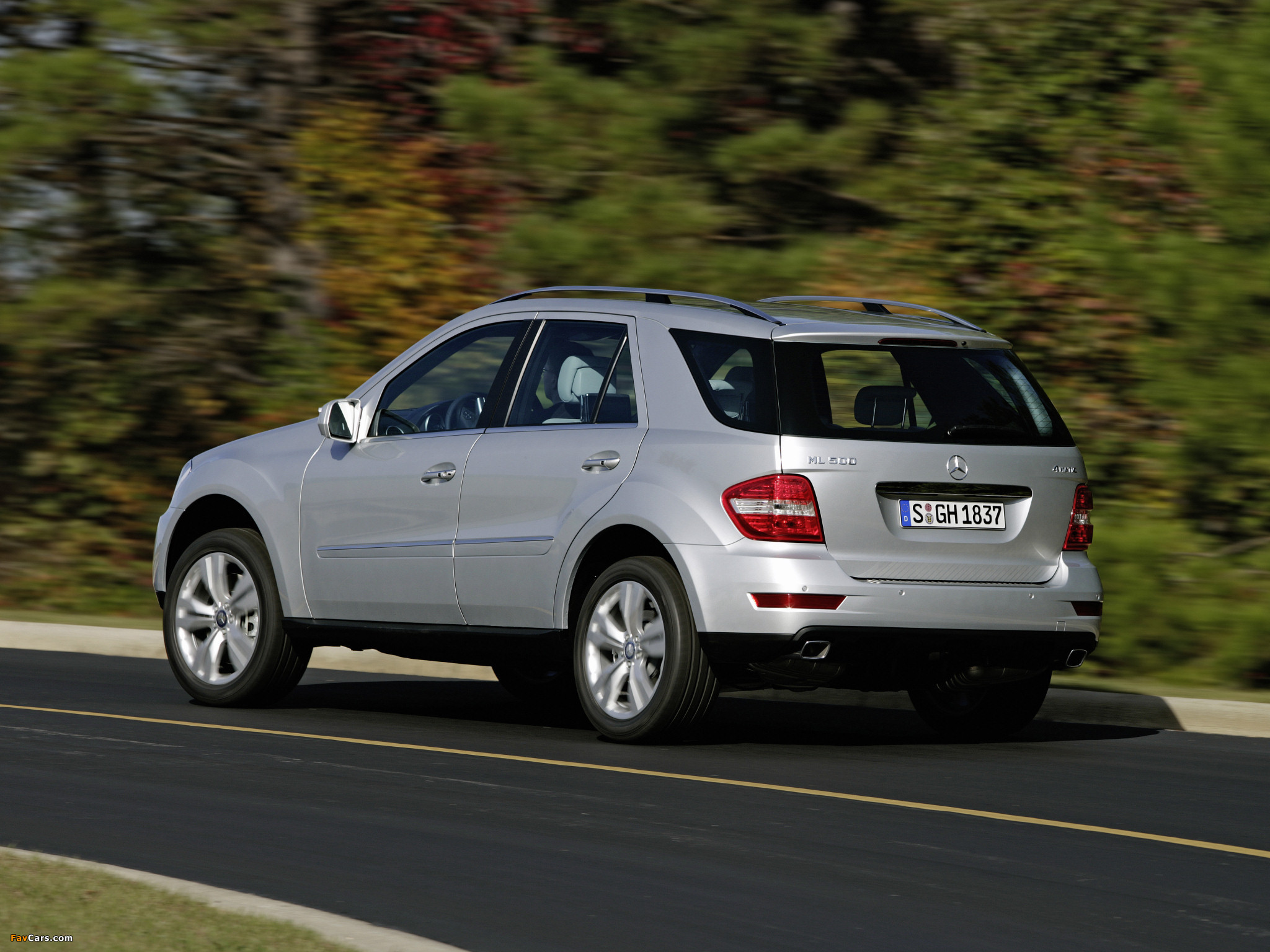 Photos of Mercedes-Benz ML 500 (W164) 2008–11 (2048 x 1536)