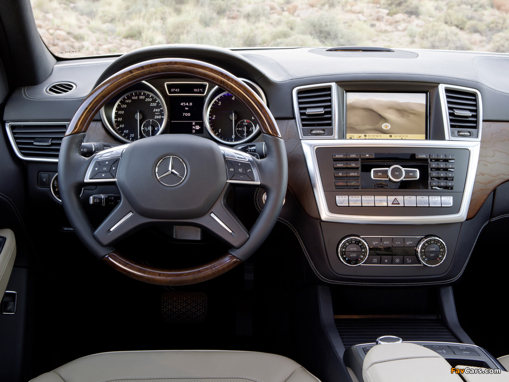 Photos of Mercedes-Benz ML 250 BlueTec AMG Sports Package (W166) 2011 (1024 x 768)