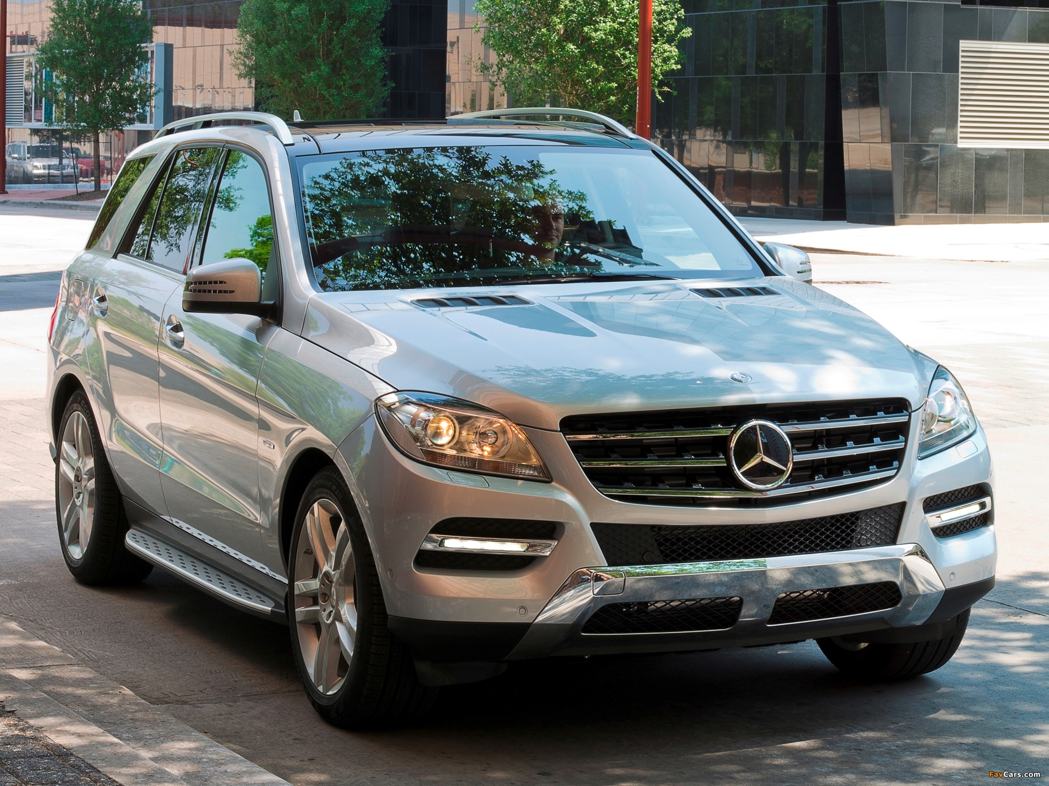 Photos of Mercedes-Benz ML 350 BlueEfficiency (W166) 2011 (2048 x 1536)