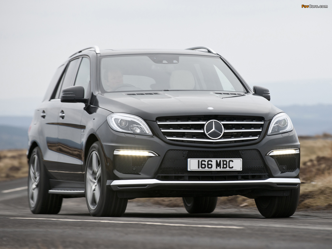 Photos of Mercedes-Benz ML 63 AMG UK-spec (W166) 2012 (1280 x 960)