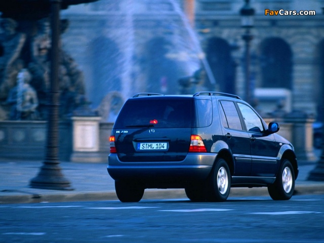 Pictures of Mercedes-Benz ML 230 (W163) 1997–2001 (640 x 480)