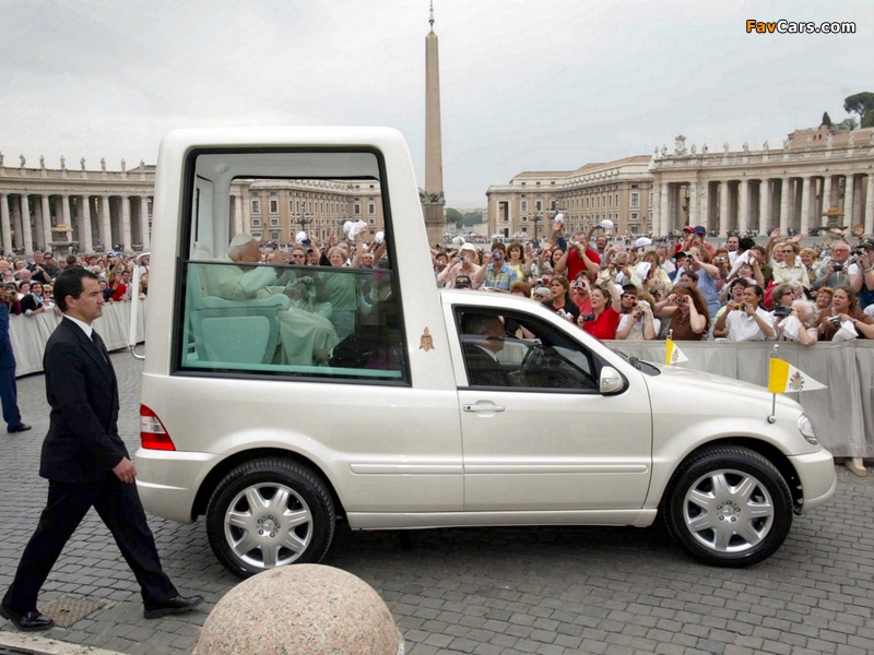 Pictures of Mercedes-Benz ML 430 Popemobile (W163) 2002 (800 x 600)