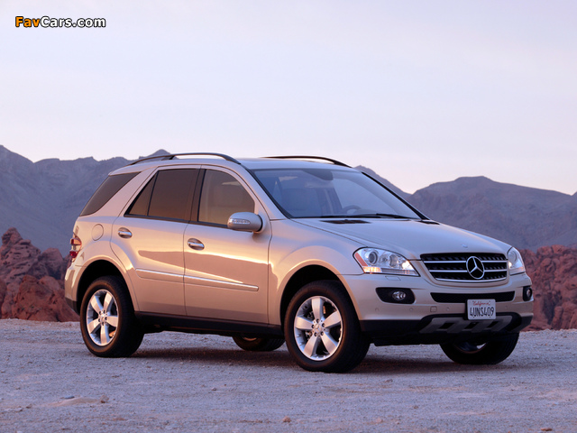 Pictures of Mercedes-Benz ML 500 US-spec (W164) 2005–07 (640 x 480)