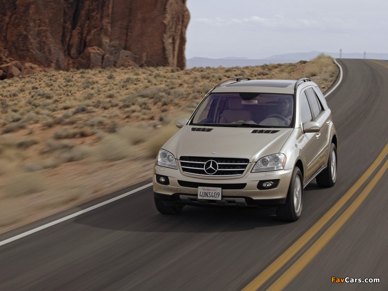 Pictures of Mercedes-Benz ML 500 US-spec (W164) 2005–07 (800 x 600)