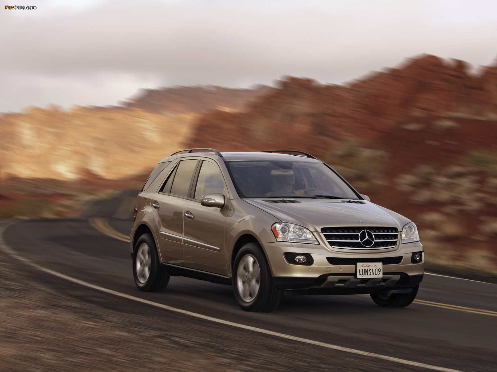 Pictures of Mercedes-Benz ML 500 US-spec (W164) 2005–07 (1600 x 1200)