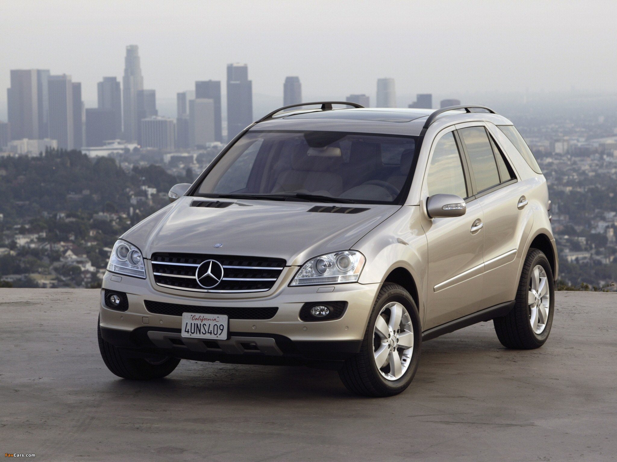 Pictures of Mercedes-Benz ML 500 US-spec (W164) 2005–07 (2048 x 1536)