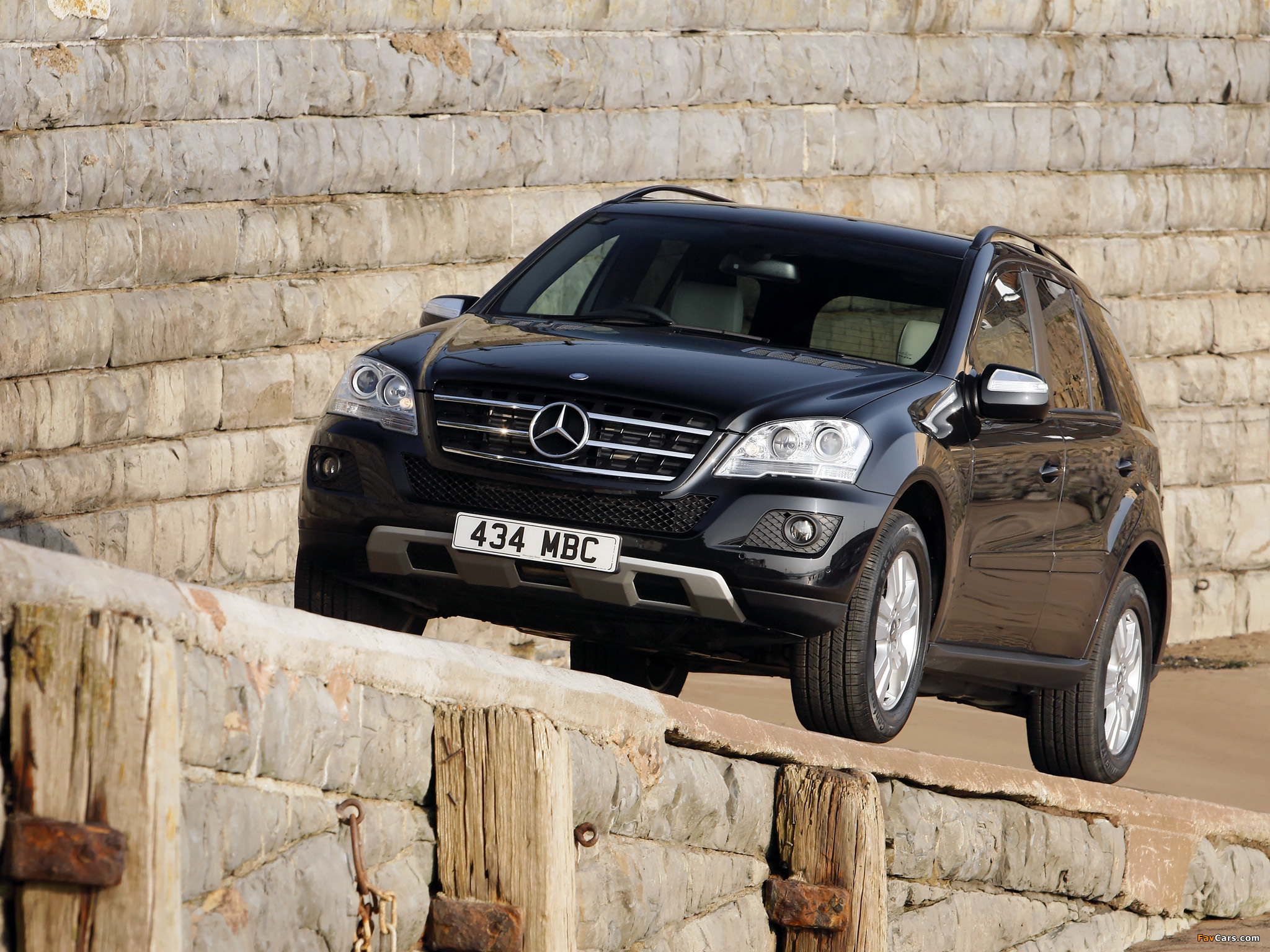 Pictures of Mercedes-Benz ML 320 CDI UK-spec (W164) 2008–11 (2048 x 1536)