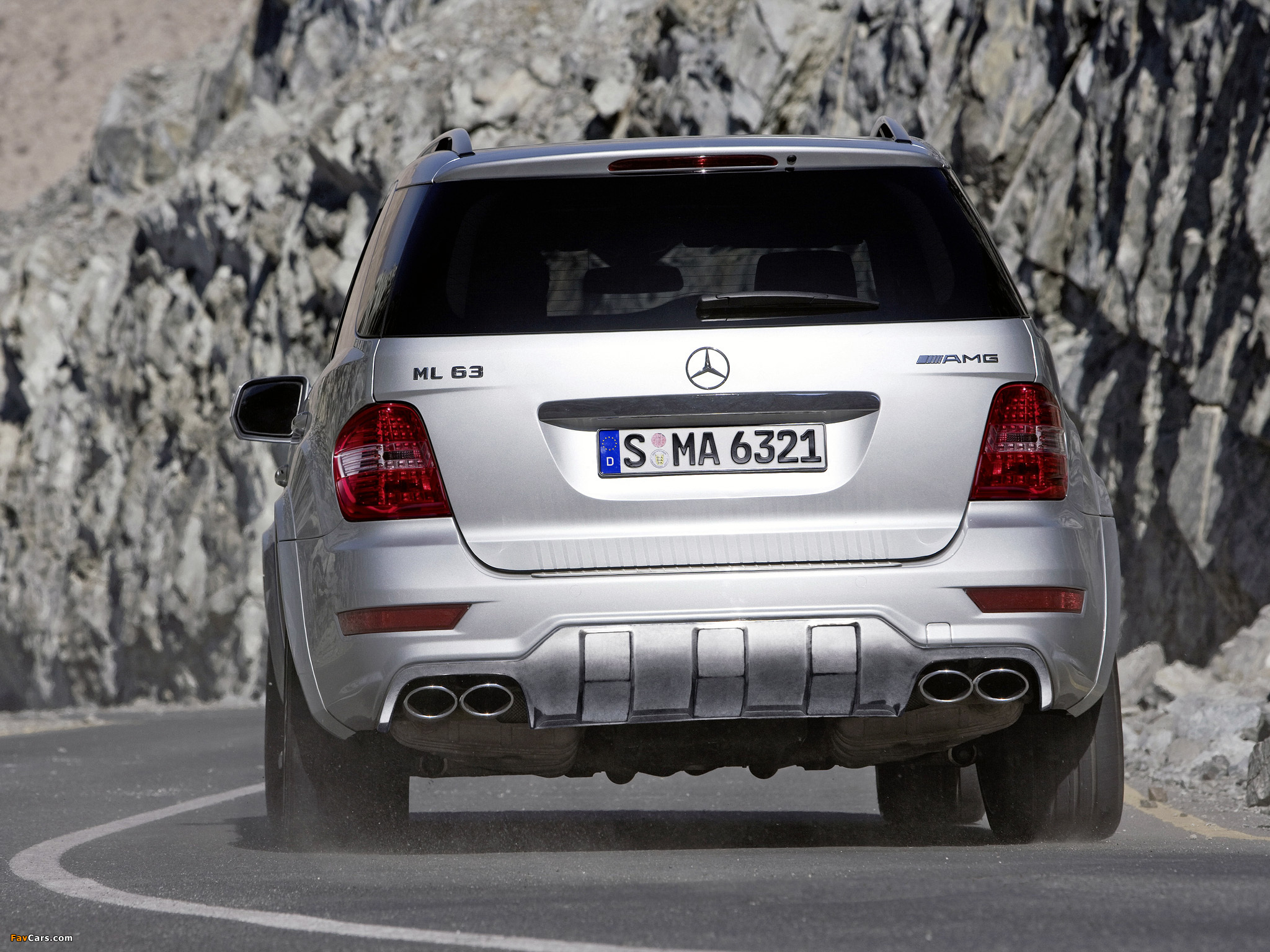 Pictures of Mercedes-Benz ML 63 AMG (W164) 2008–10 (2048 x 1536)