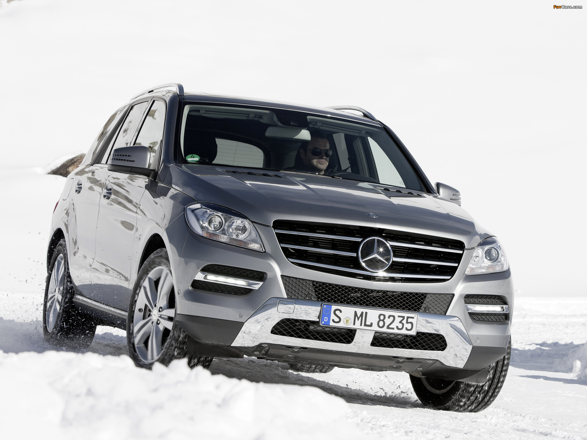 Pictures of Mercedes-Benz ML 350 BlueTec (W166) 2011 (2048 x 1536)