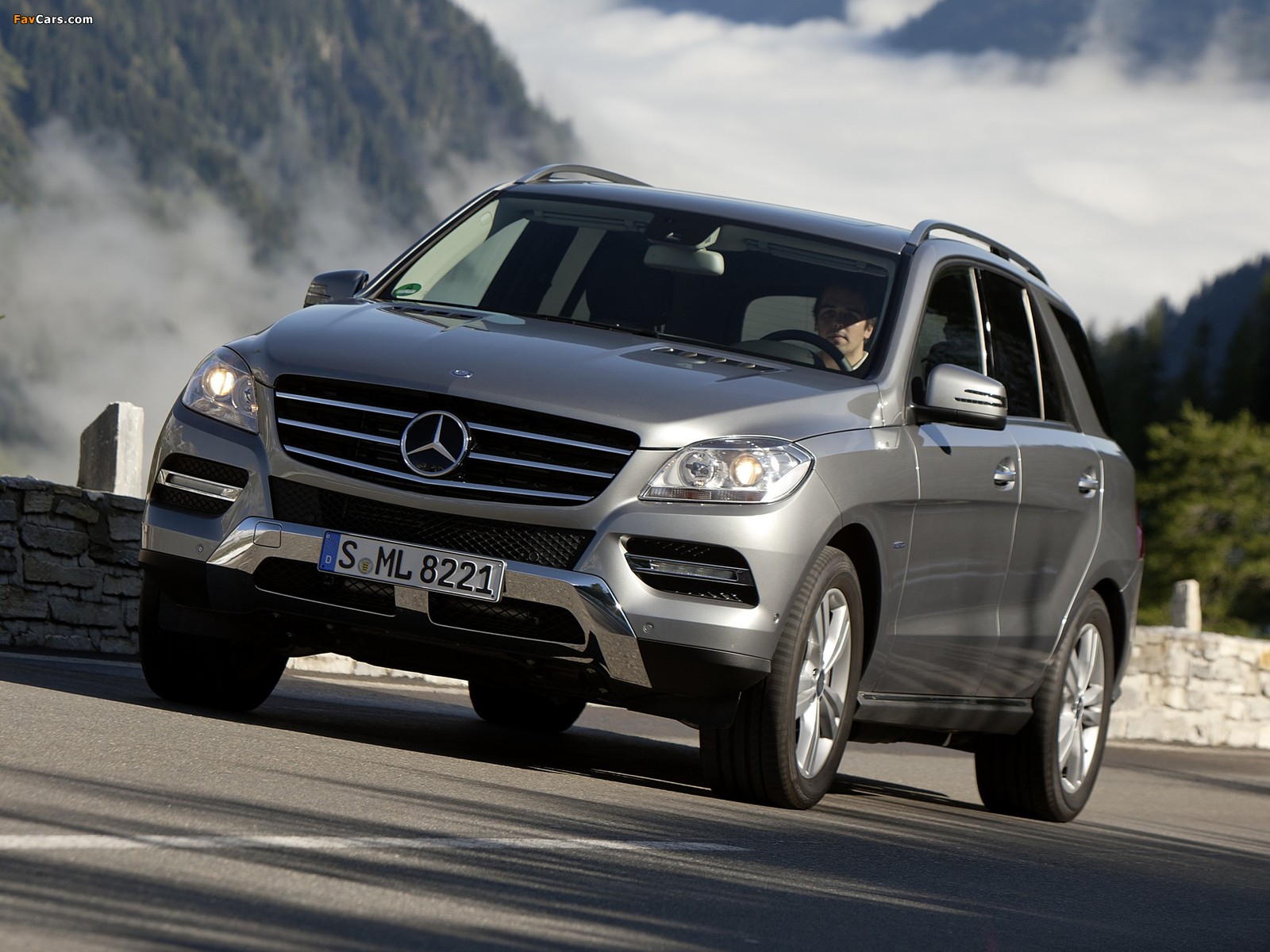 Pictures of Mercedes-Benz ML 350 BlueEfficiency (W166) 2011 (1600 x 1200)