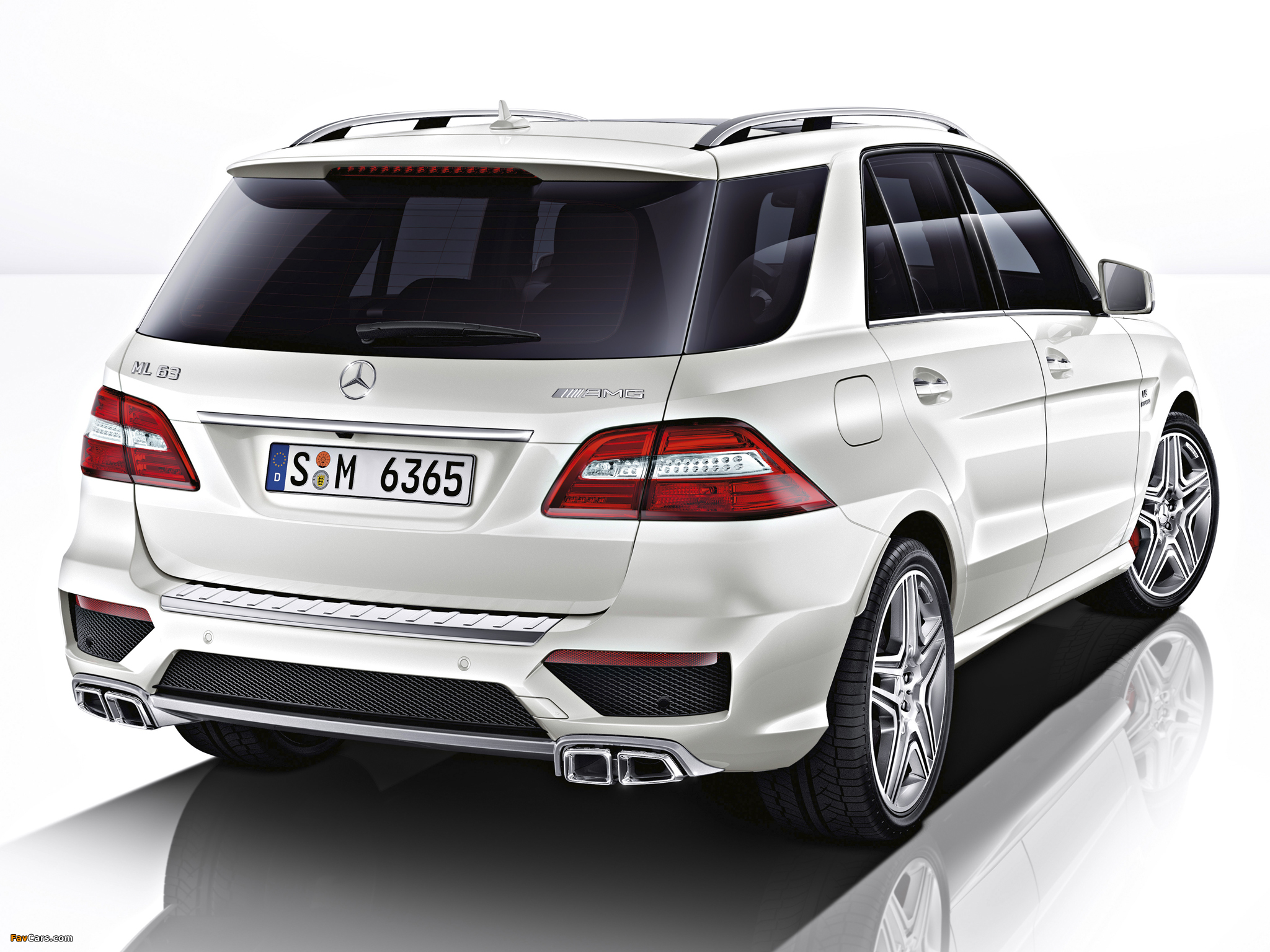 Pictures of Mercedes-Benz ML 63 AMG (W166) 2012 (2048 x 1536)