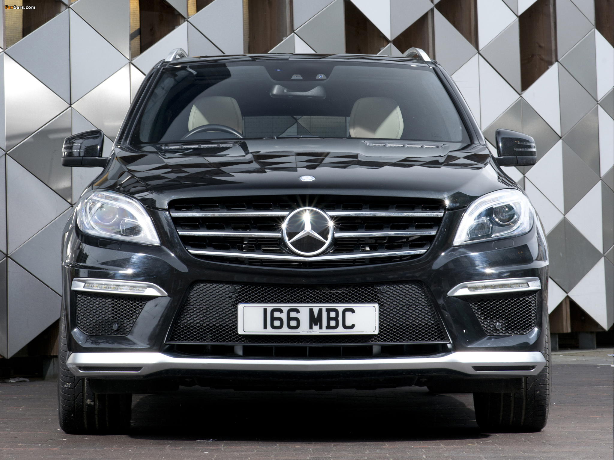 Pictures of Mercedes-Benz ML 63 AMG UK-spec (W166) 2012 (2048 x 1536)