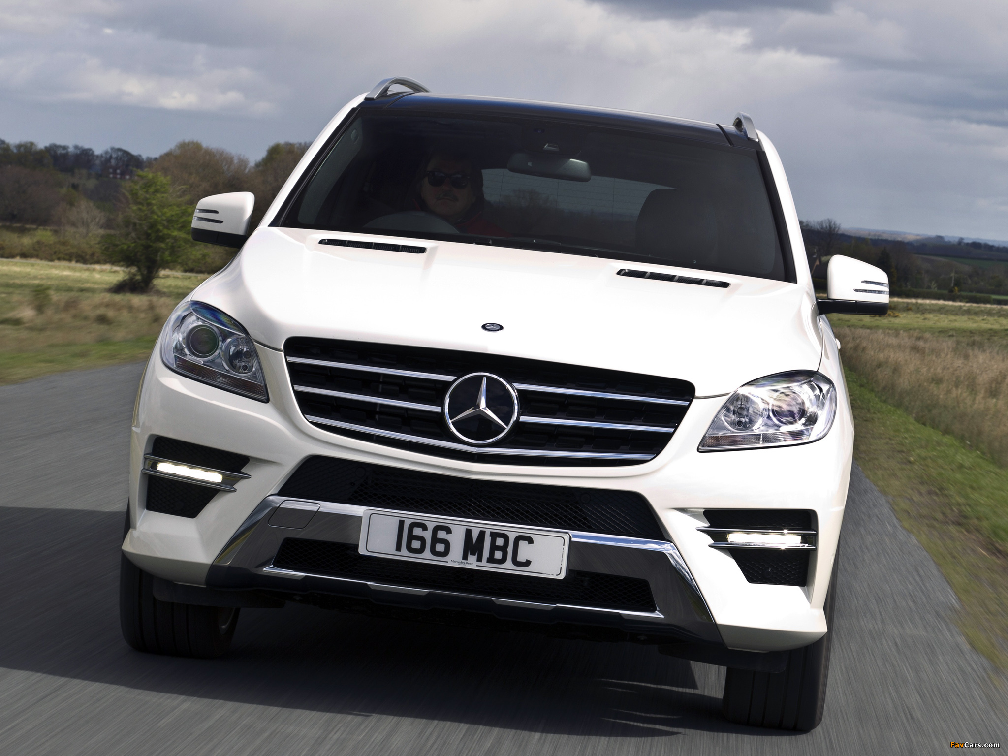 Mercedes-Benz ML 350 BlueTec AMG Sports Package UK-spec (W166) 2012 wallpapers (2048 x 1536)