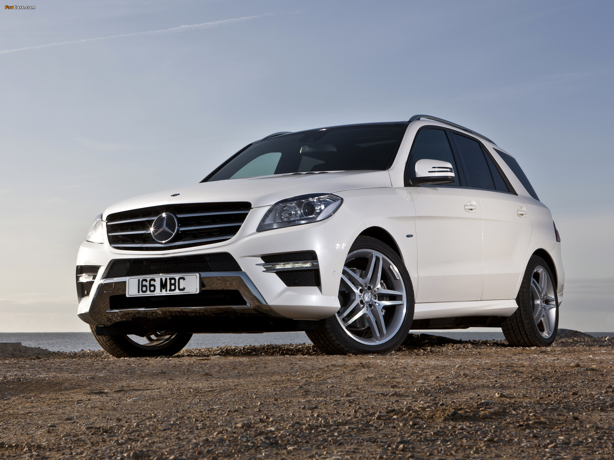 Mercedes-Benz ML 350 BlueTec AMG Sports Package UK-spec (W166) 2012 wallpapers (2048 x 1536)