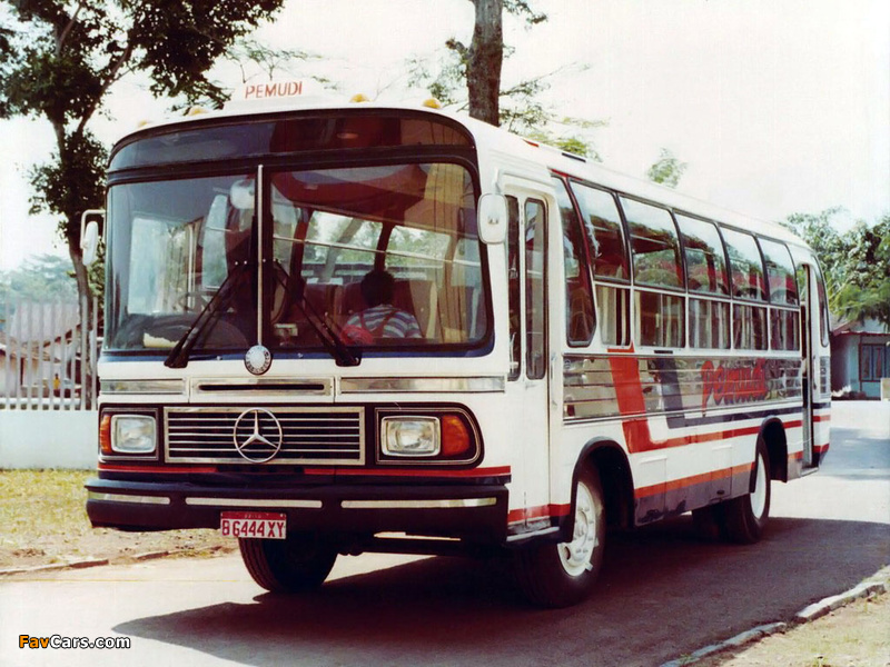 Mercedes-Benz OF1113 1990–94 photos (800 x 600)