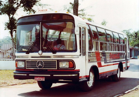 Mercedes-Benz OF1113 1990–94 photos